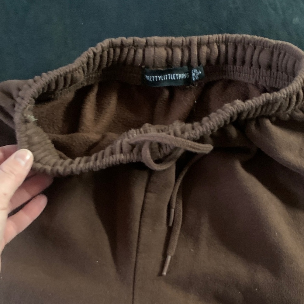 PrettyLittleThing Chocolate Athletic Shorts - Picture 5 of 5